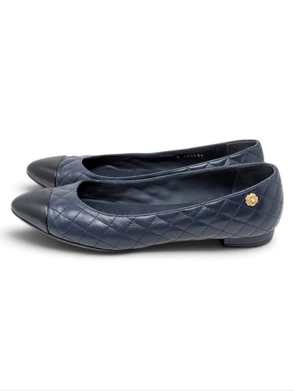 Chanel Navy Blue Quilted Cap Toe Camellia Charm Ballerina Flat Size EU 40.5 - Picture 3 of 10